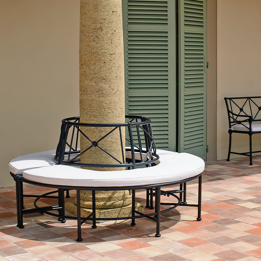 1800 SEMI-CIRCLE BENCH