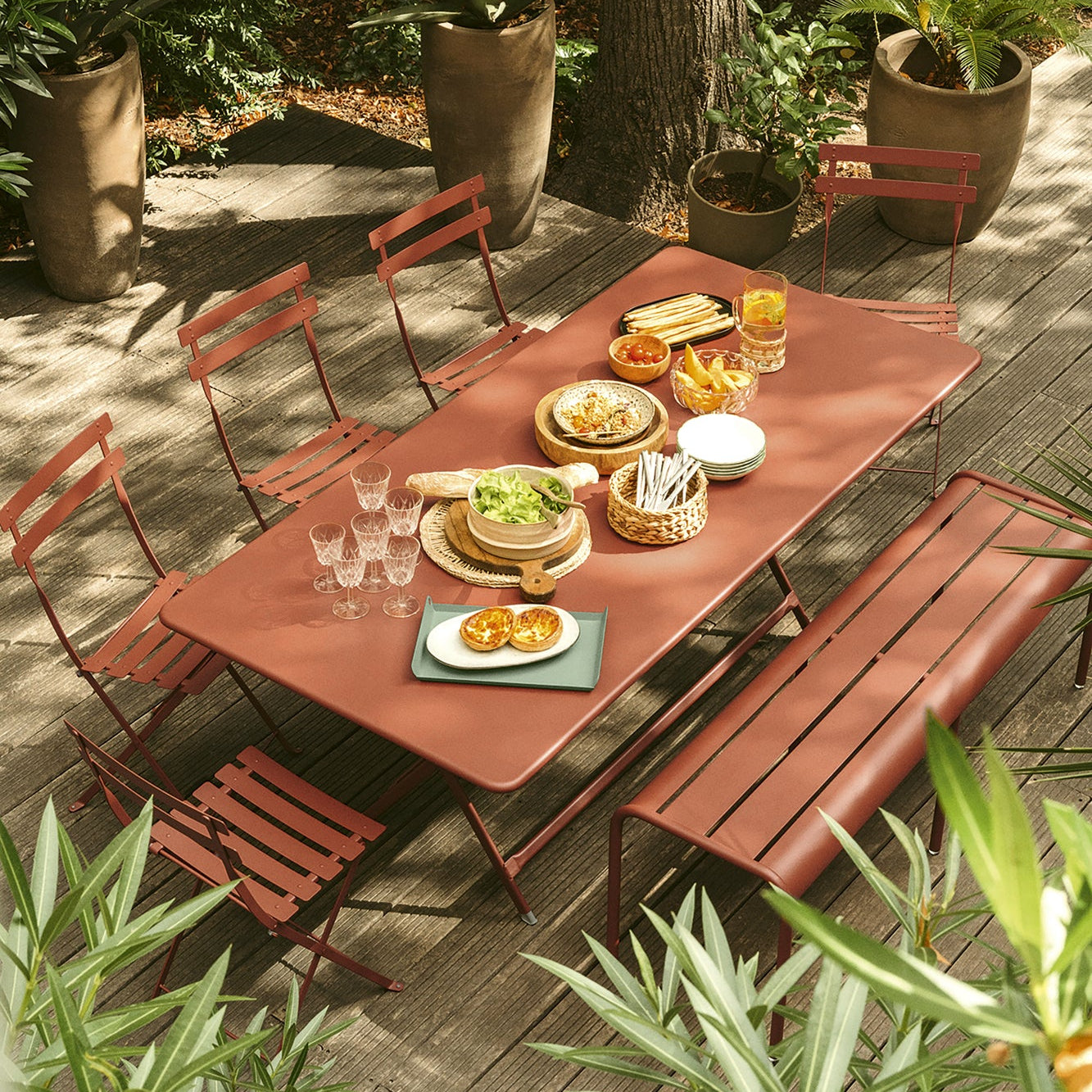 CARACTERE FOLDING TABLE 90X128 CM