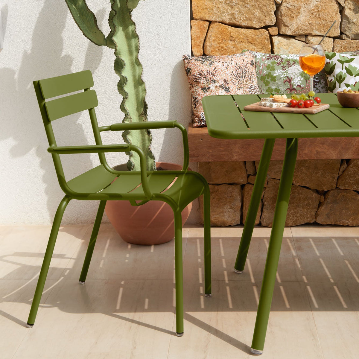LUXEMBOURG STEEL ARMCHAIR (Exc. Cont.)