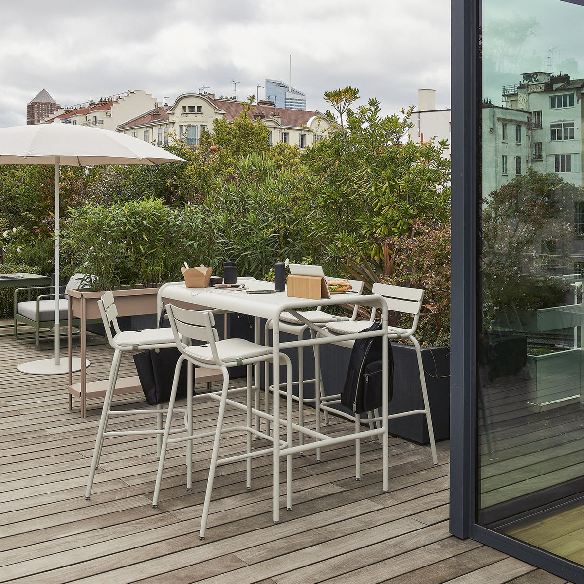 LUXEMBOURG HIGH TABLE 126 X 73 CM