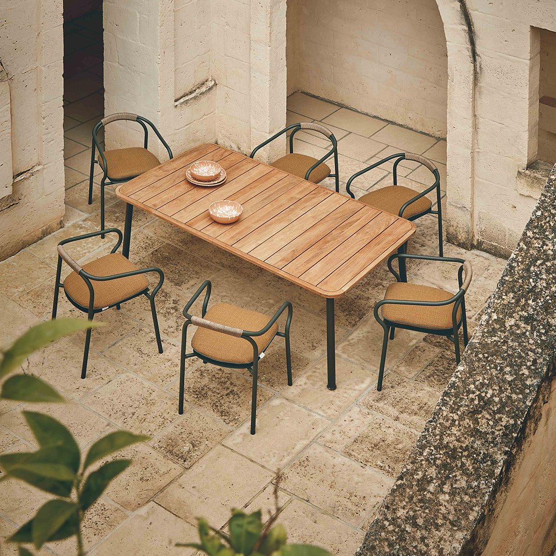 Versilia Rectangular Extendable Table