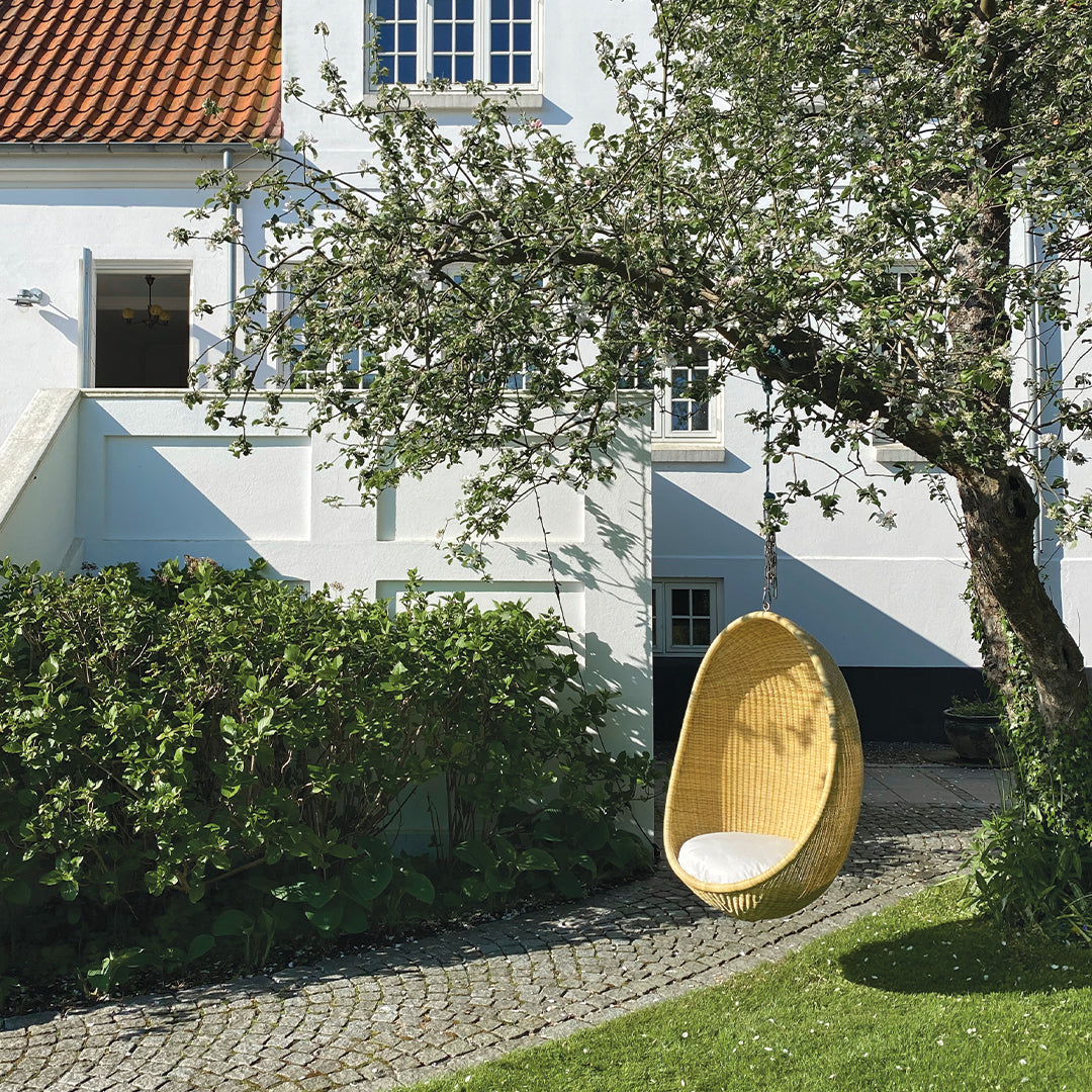 Nanna Ditzel Hanging Egg Chair Exterior