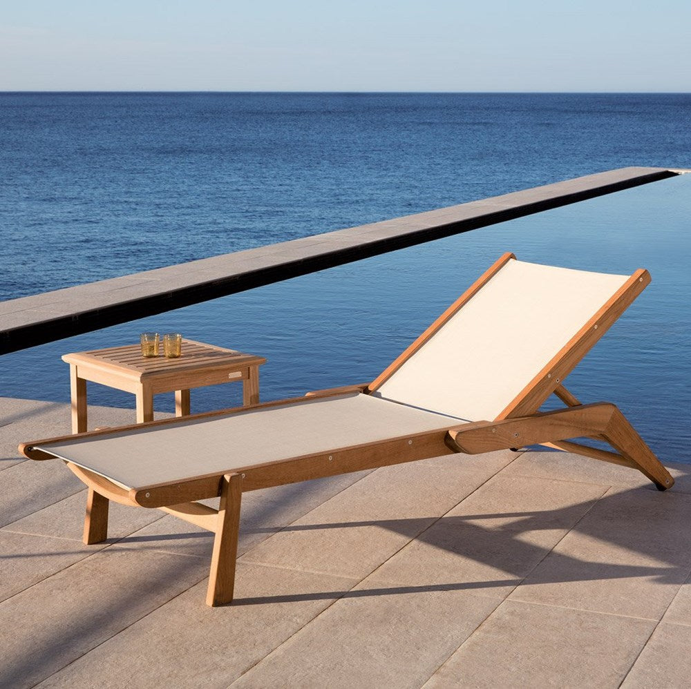 SOUTHAMPTON STACKABLE SUNLOUNGER / TEAK & BATYLINE TAUPE