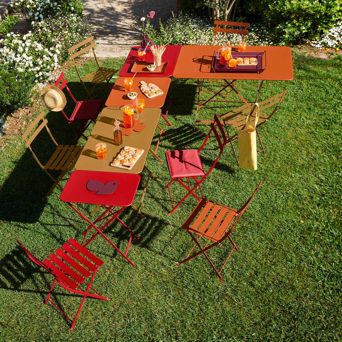 BISTRO METAL TABLE 117 X 77 CM