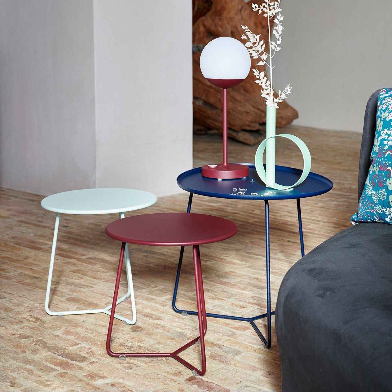 COCOTTE TRAY TABLE