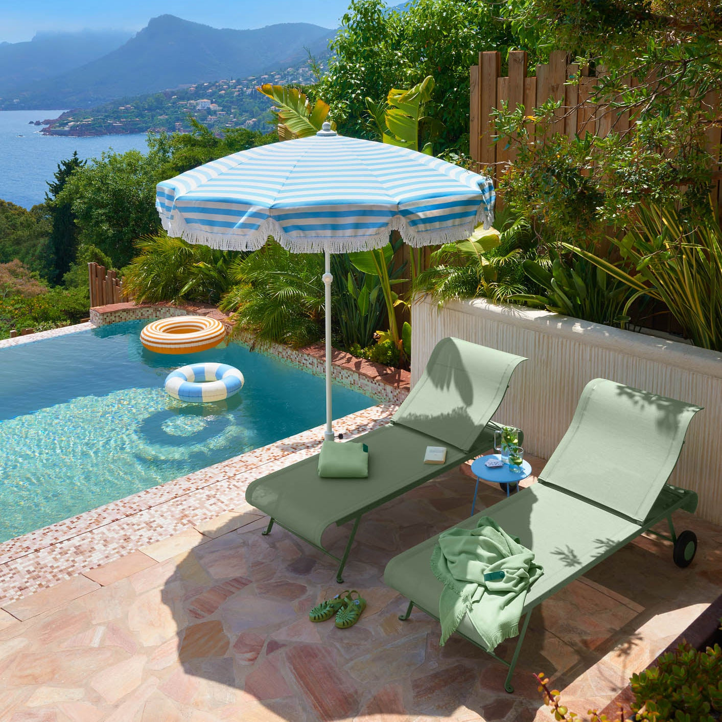 COCOTTE LOW TABLE / STOOL