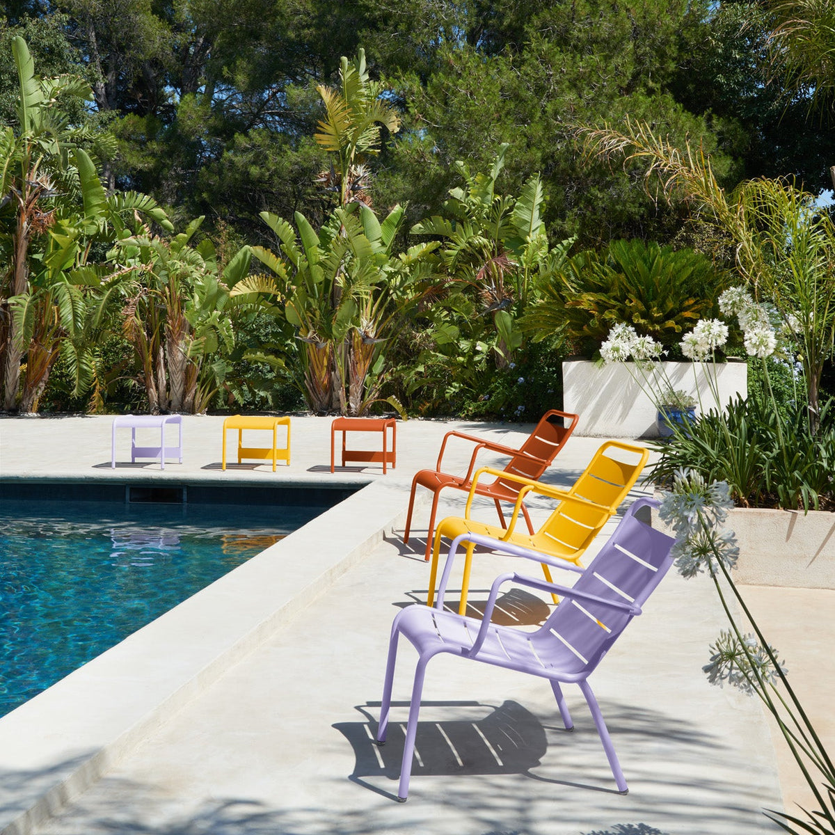 LUXEMBOURG LOW ARMCHAIR