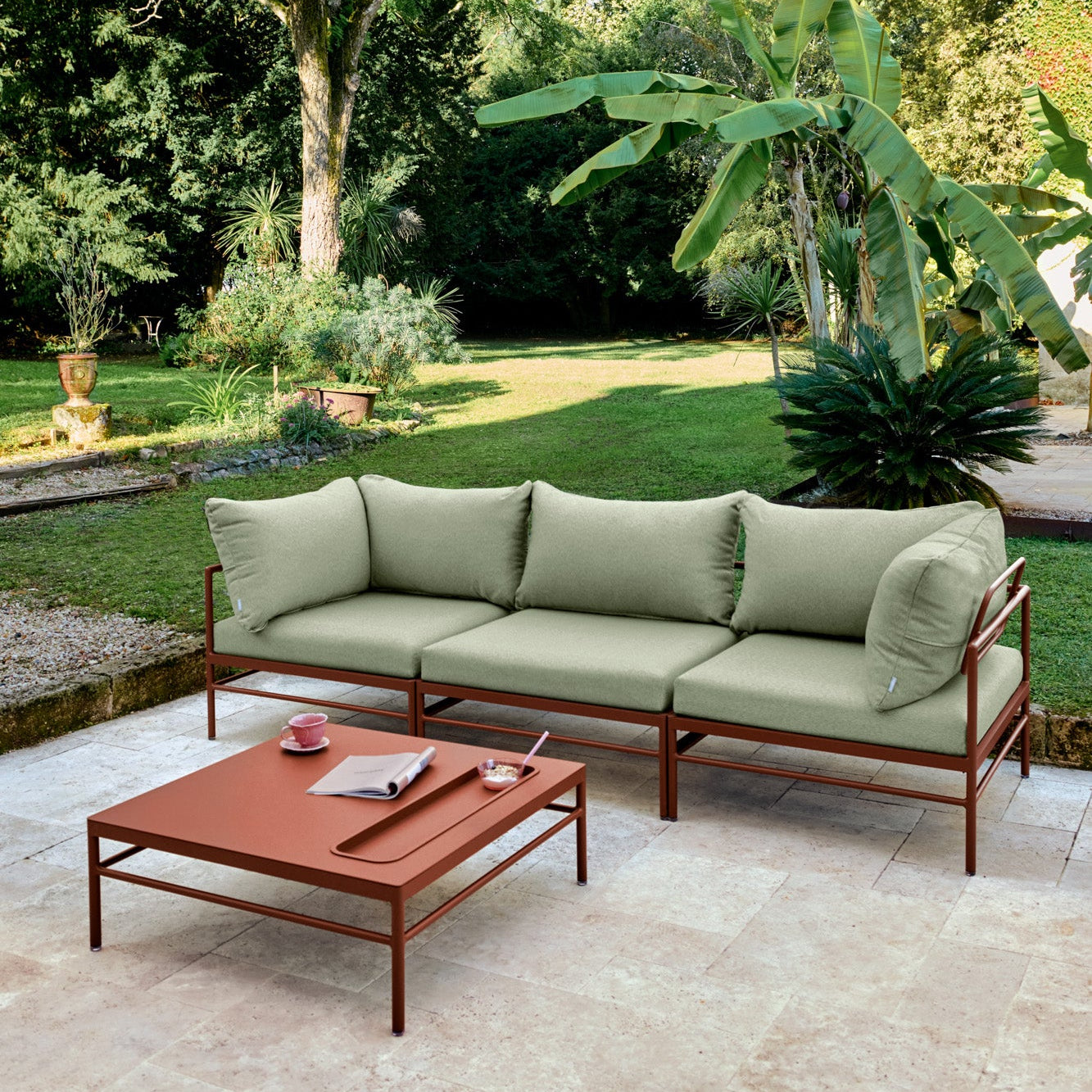 RIVAGE LOW TABLE
