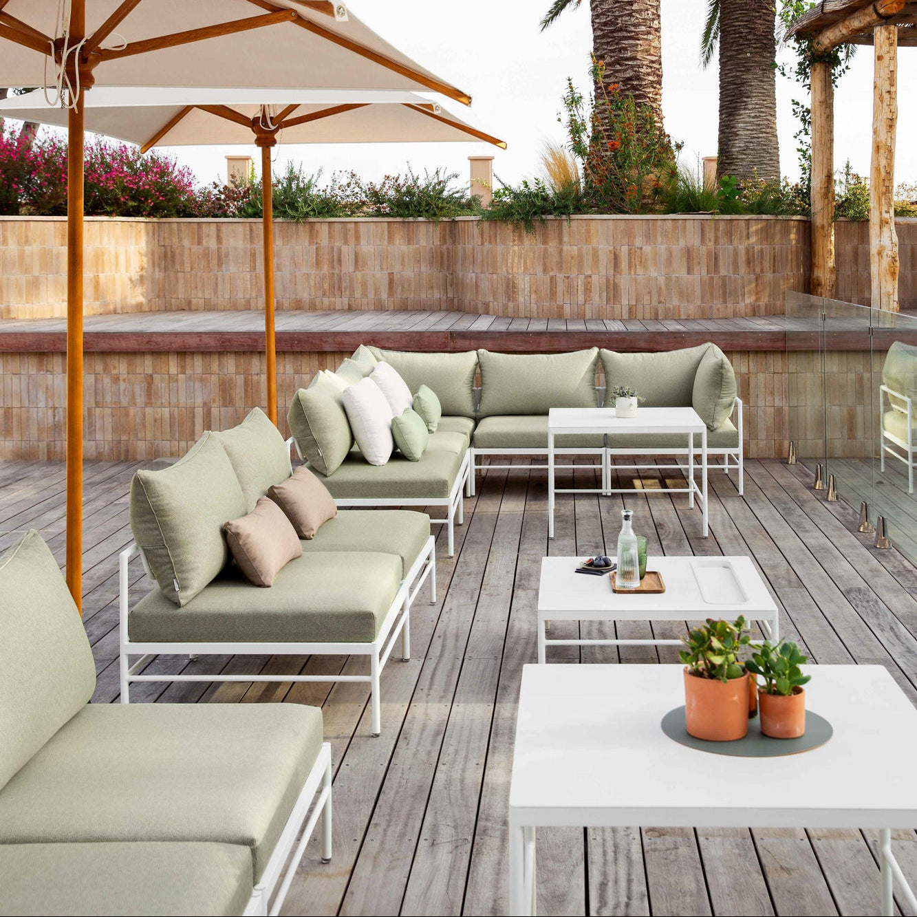 RIVAGE LOW CHAIR