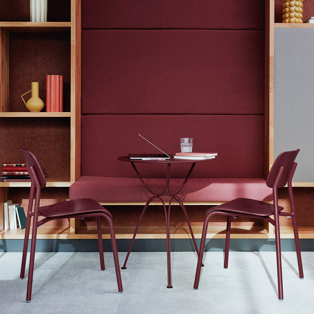 STUDIE CHAIR