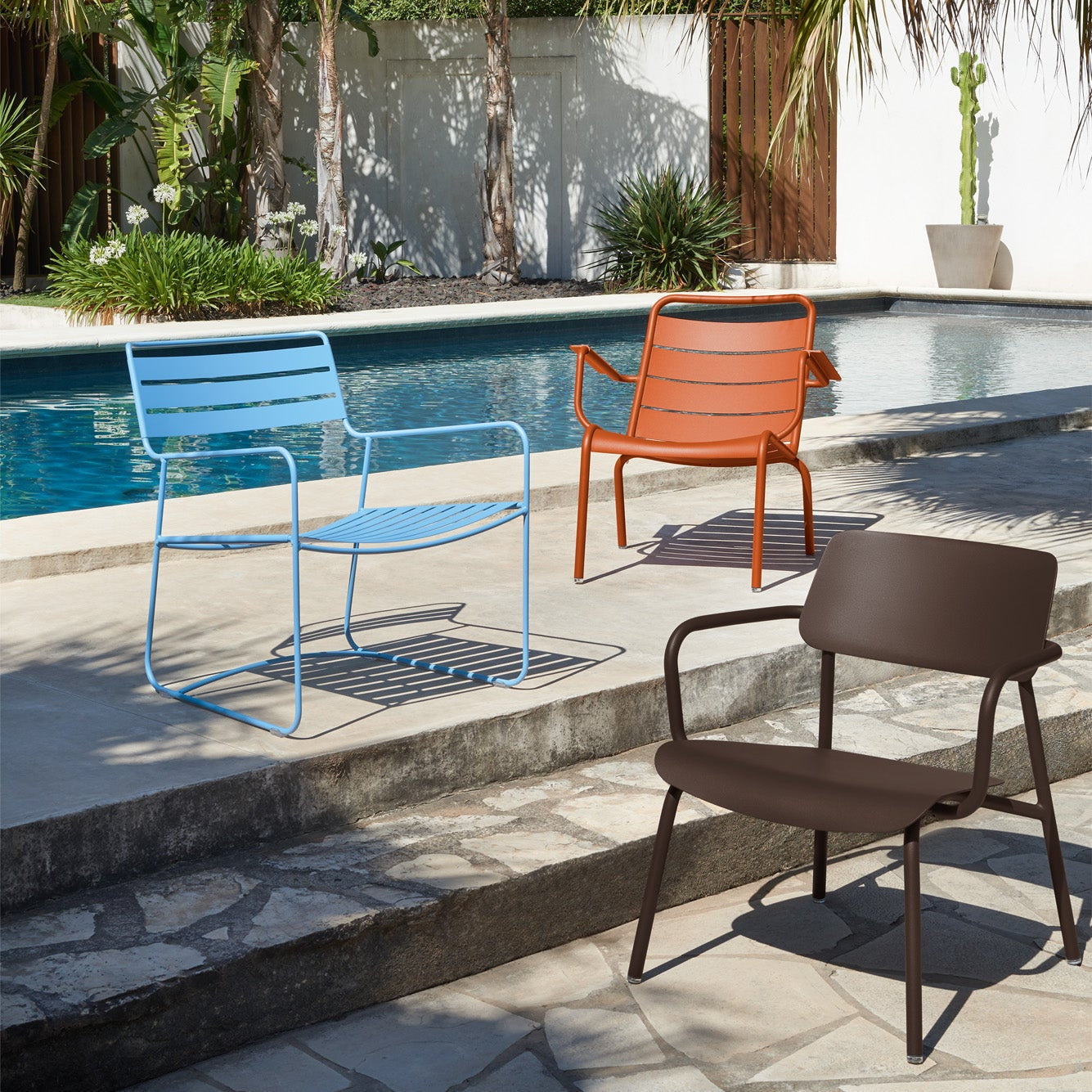 LUXEMBOURG LOW ARMCHAIR
