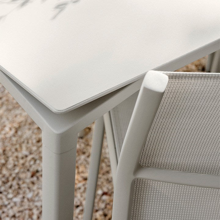 Table carrée Calvi / 140 x 140 cm - Aluminium / 8 personnes - Fermob